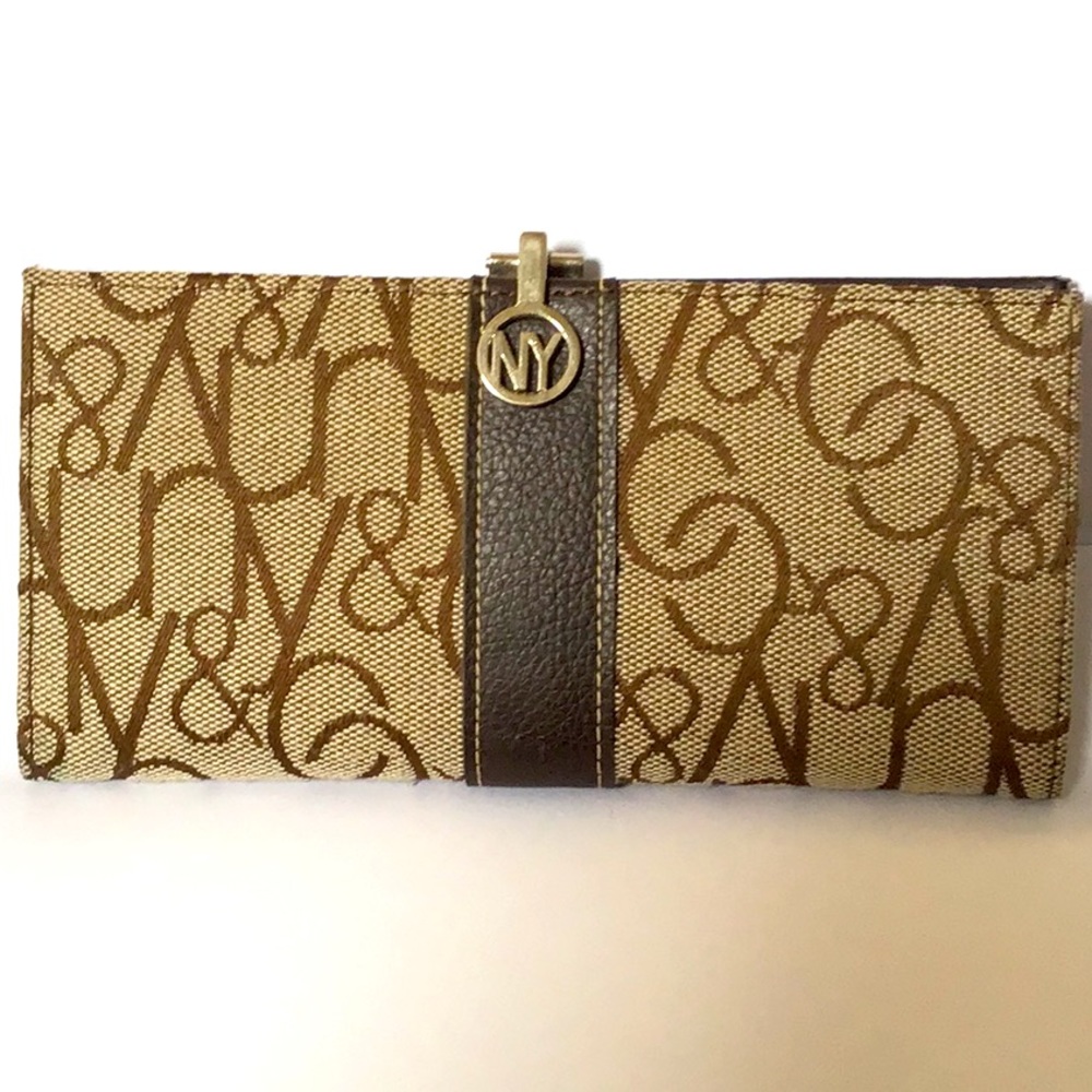 NY&Co wallet